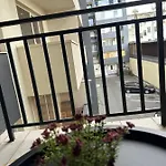 Red Corner Central Apartment