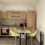 Red Corner Central Apartment
